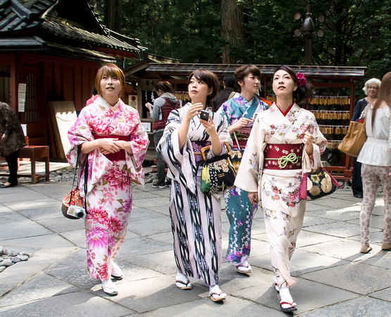 Kimono Tourists